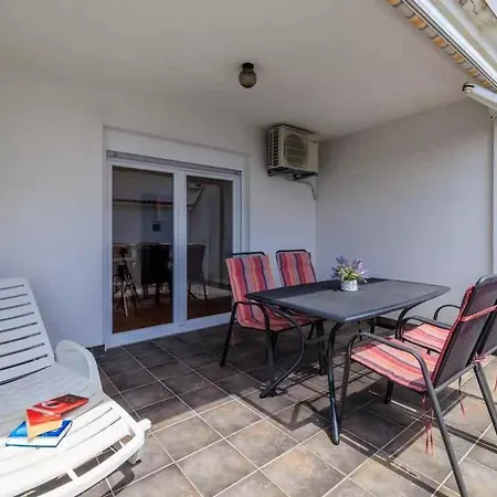 Apartman One-bedroom In Crikvenica Xxxi *