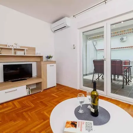 One-bedroom In Crikvenica Xxxi Apartman Crikvenica